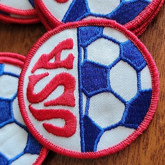 Vintage Soccer Red White and Blue Patches Bundle 10 Sew / Iron on team USA 🇺🇸 - Picture 3 of 6
